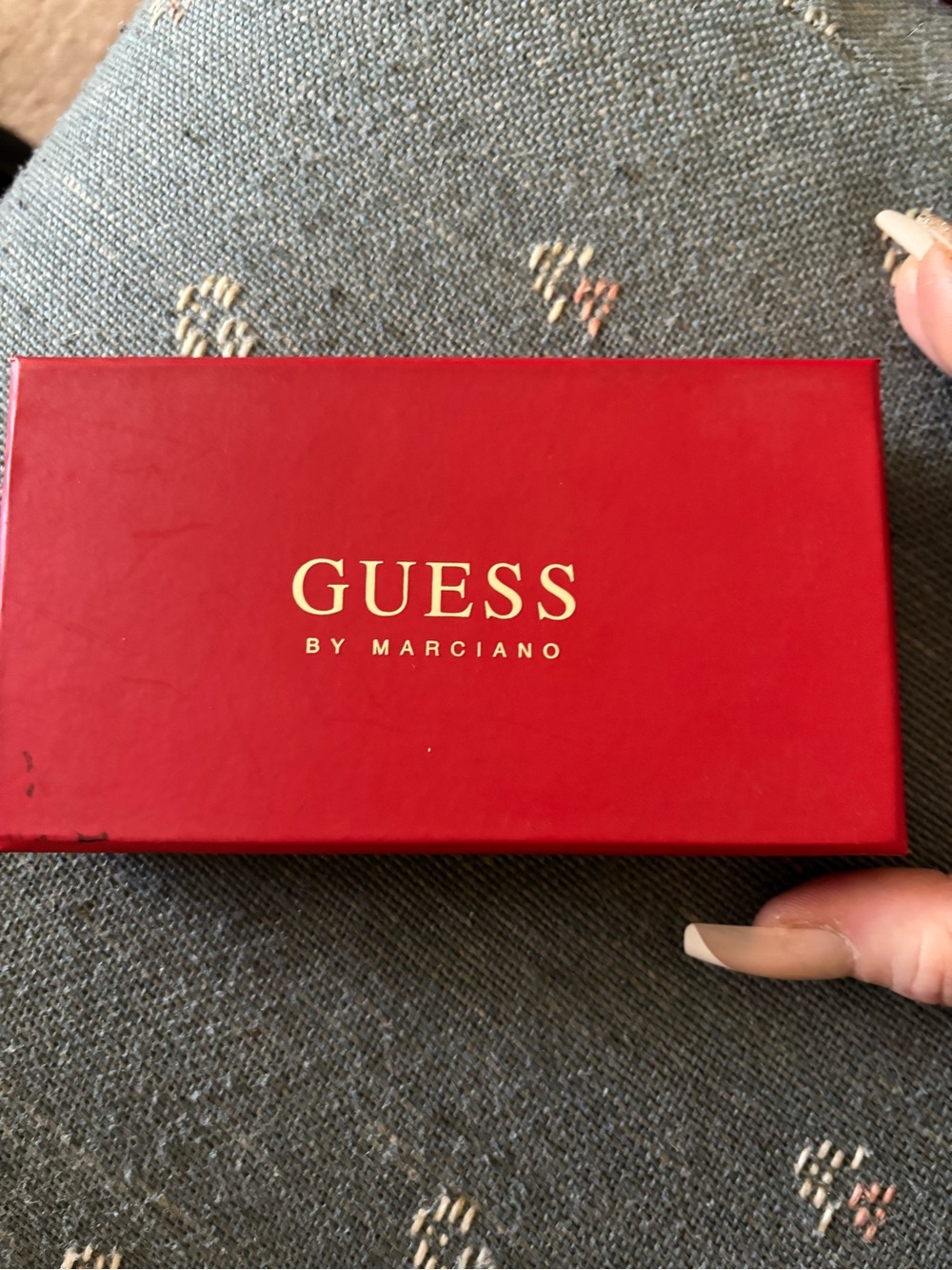 Vintage Y2K GUESS by Marciano Gold Crystal Logo Keychain NEW IN BOX W TAGS - Picture 3 of 6